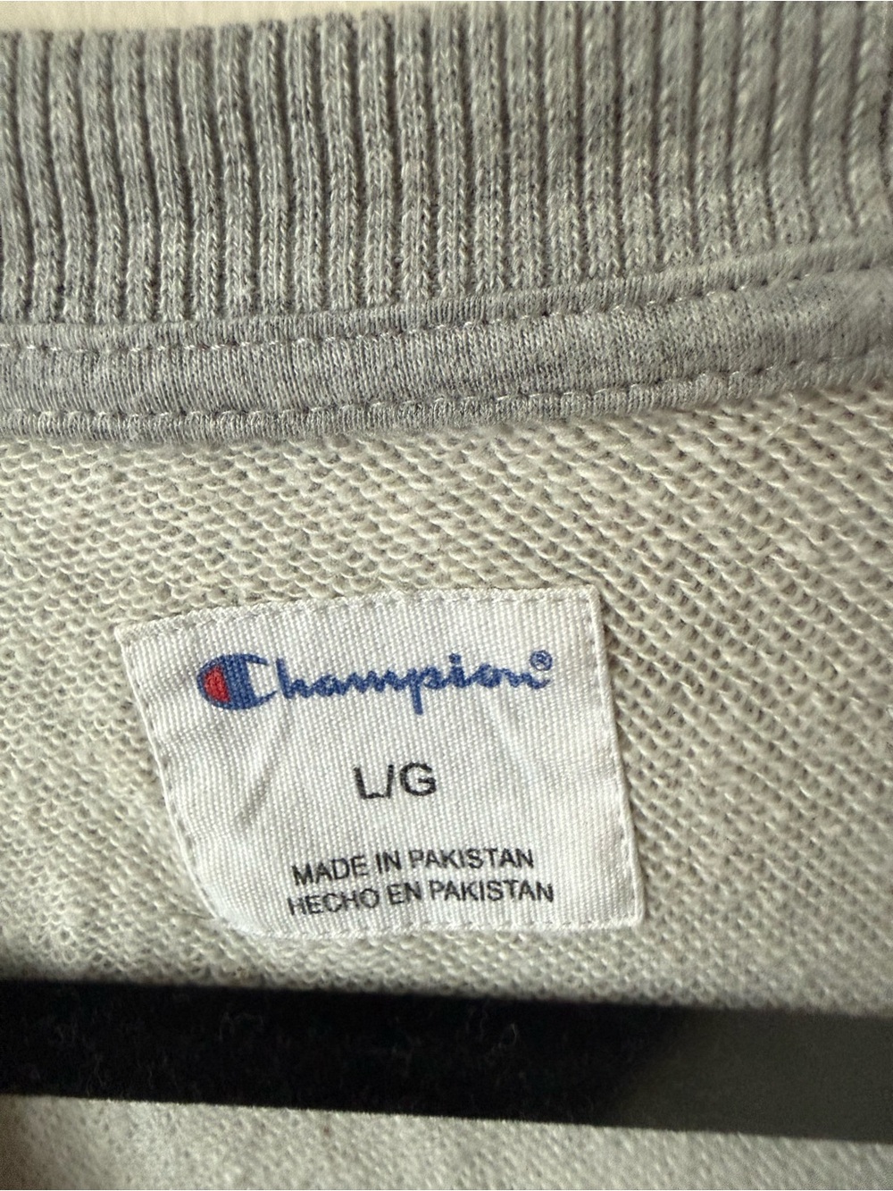 Champion Women’s Gray Embroidered Logo Sweatshirt L Vintage Style - Picture 4 of 5